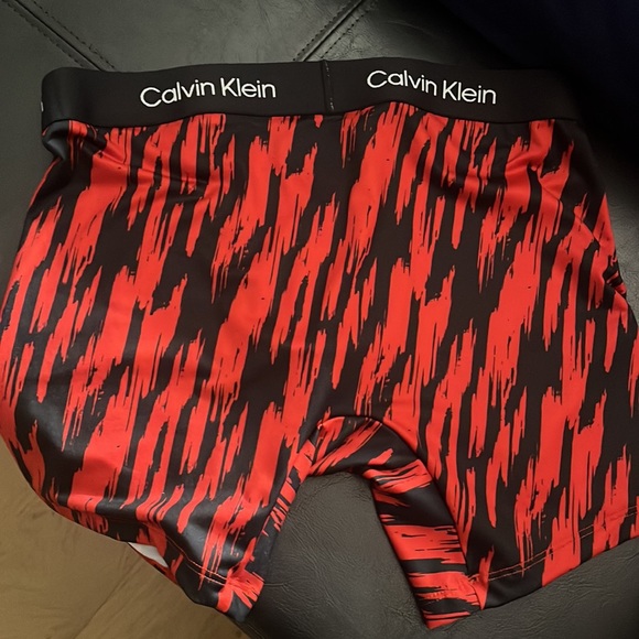Calvin Klein Medium Boxer Briefs - Picture 3 of 3